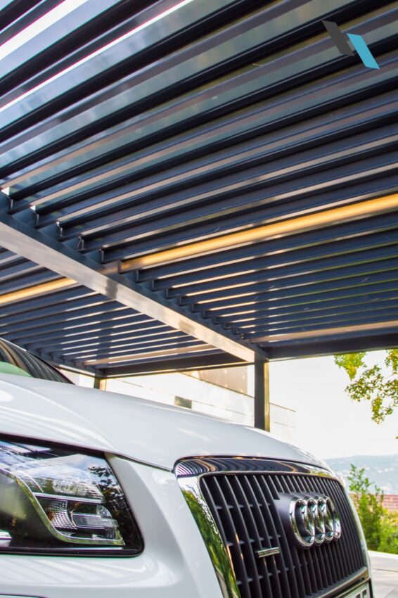 Camargue lamellás pergola autóbeálló integrált LED világítással