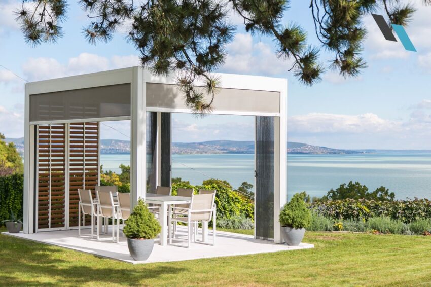 Camargue lamellás pergola oldalárnyékolókkal