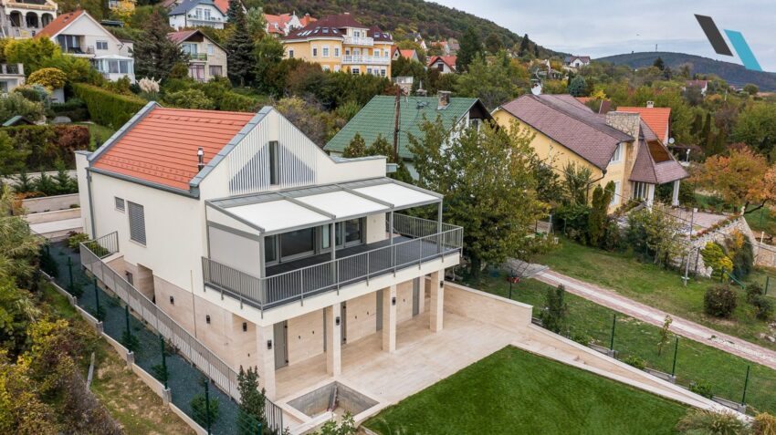 Alumark Elegancy ponyvás pergola emeleti teraszon