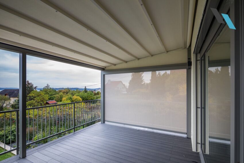 Alumark Elegancy ponyvás pergola Fixscreen oldalárnyékolóval