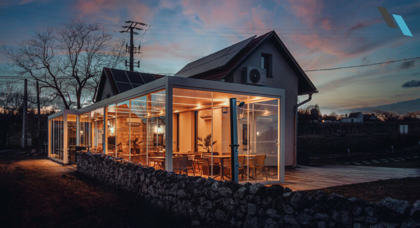 Lamellás pergola integrált LED világítással, üvegfallal