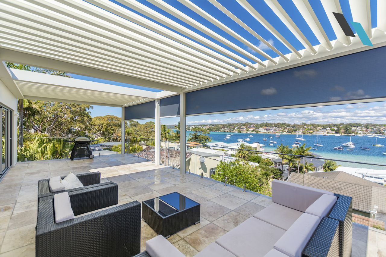 Skye lamellás pergola tengerparton